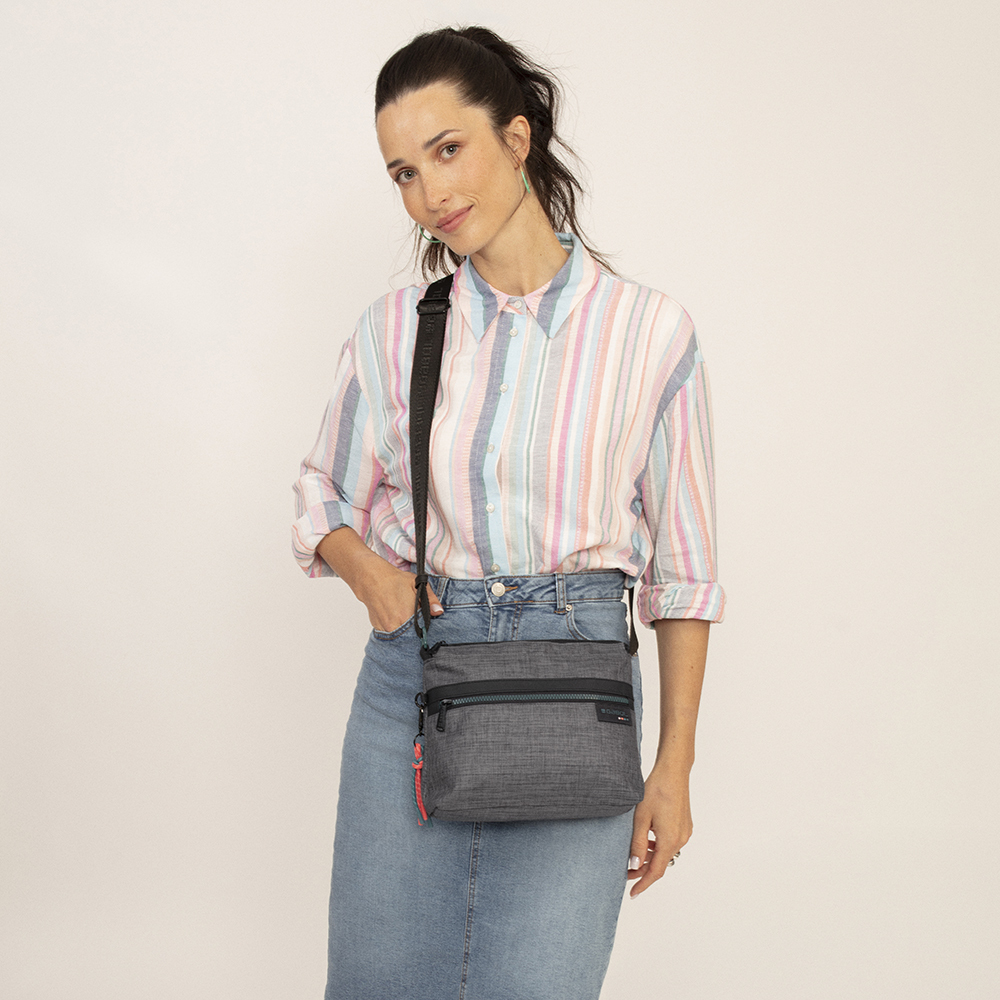 torba-na-rame-zenska-24x19x9-cm-shani-siva