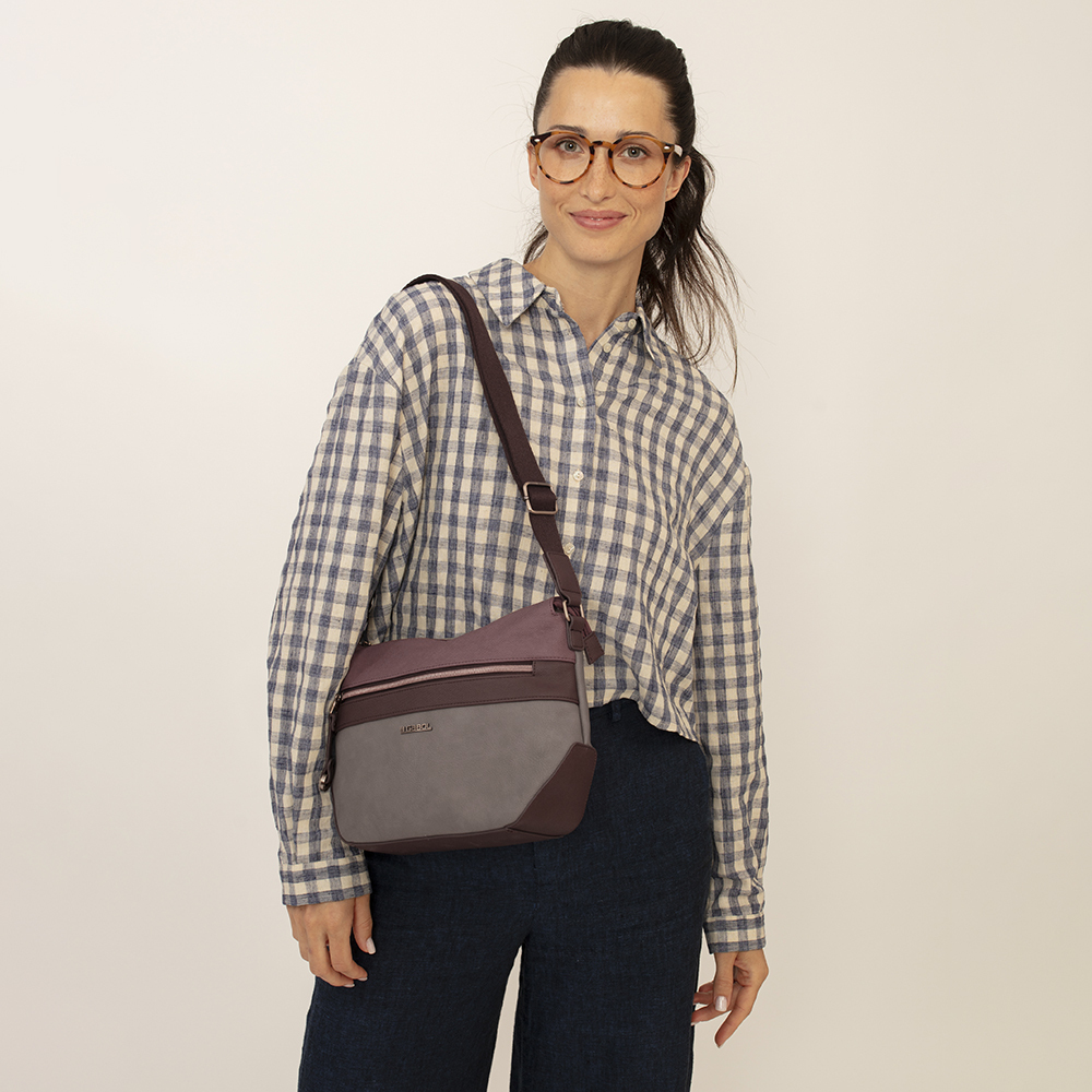 torba-na-rame-zenska-30x22x9-cm-dara