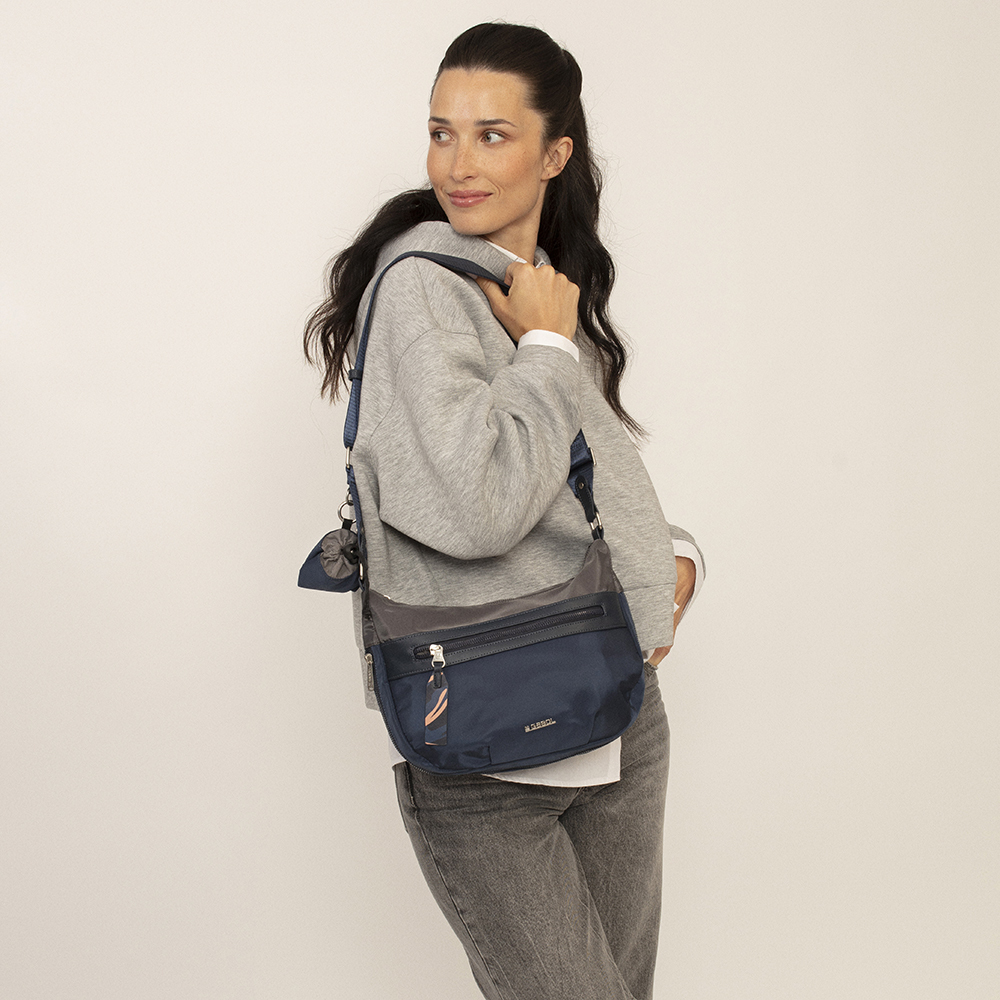 torba-na-rame-zenska-31x22x7-11-cm-luna-plava