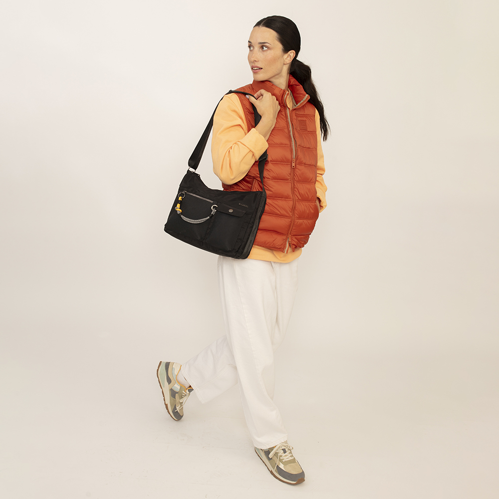 torba-na-rame-zenska-33x24x9-cm-aisha-crna