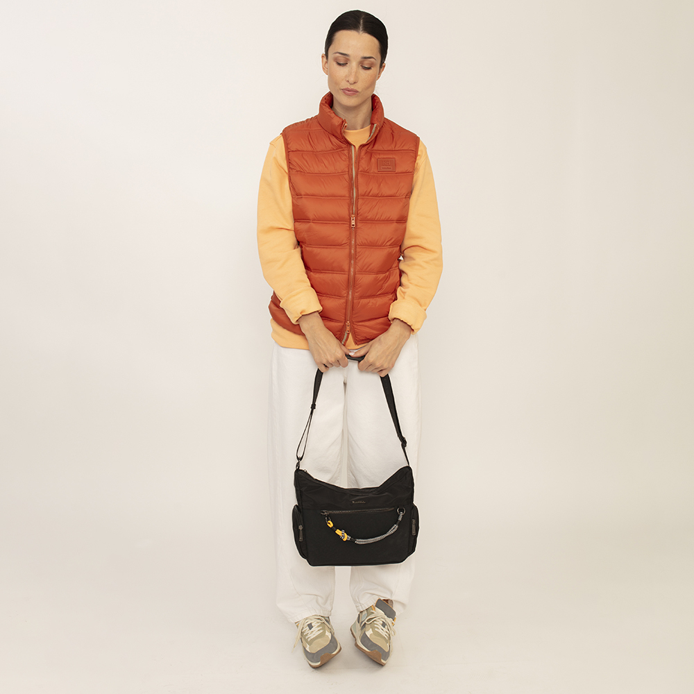 torba-na-rame-zenska-34x25x10-cm-aisha-crna